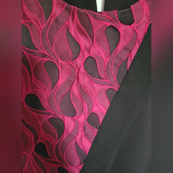 NWOT, black and pink top - Picture 2 of 6